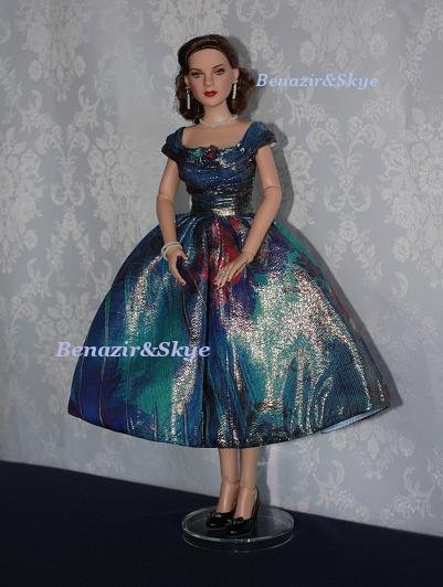 Lynn v šatech "Dazzle Me" - Lynnm.jpg Lynnm.jpg
